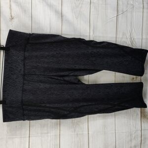 Livi Active Plus Size Cropped Leggings High Rise Wide Waist Black & Grey Design